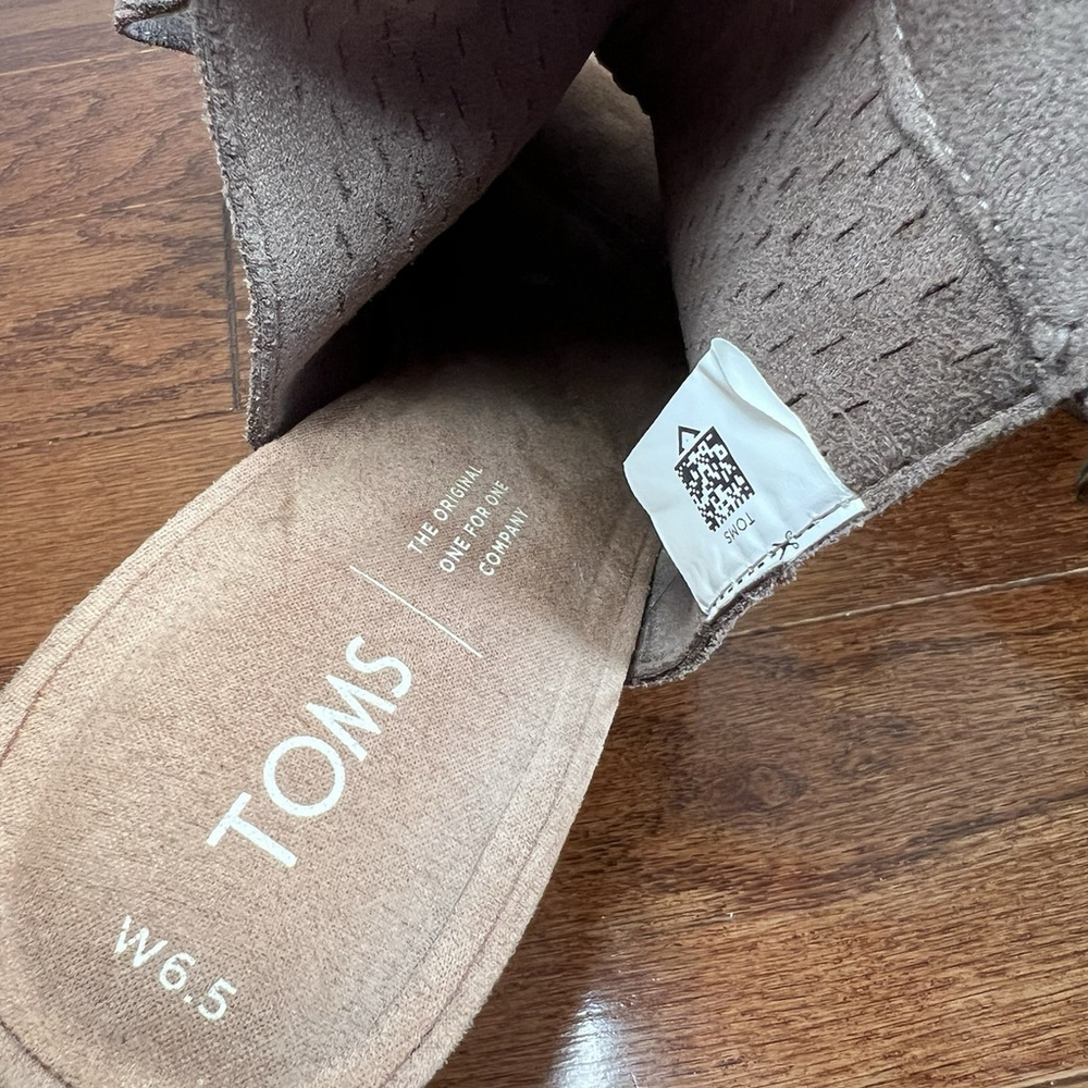 Toms Shoes Grenada Suede Chunky Heels Taupe Grey Size 6.5 Perforated Open Toe - Picture 11 of 12